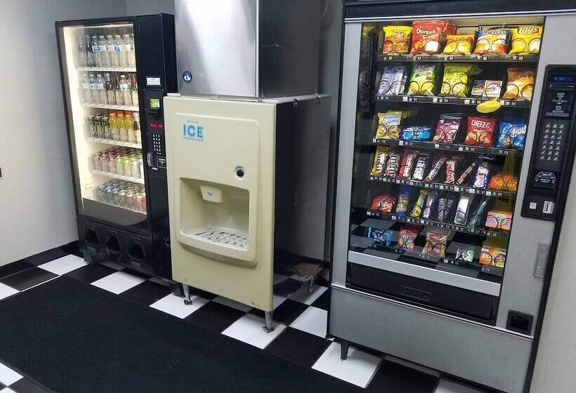 فندق على الطريق Super 8 By Wyndham Independence Kansas City