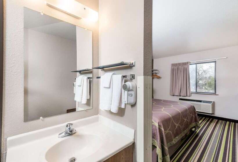 モーテル Super 8 By Wyndham Kalispell Glacier National Park