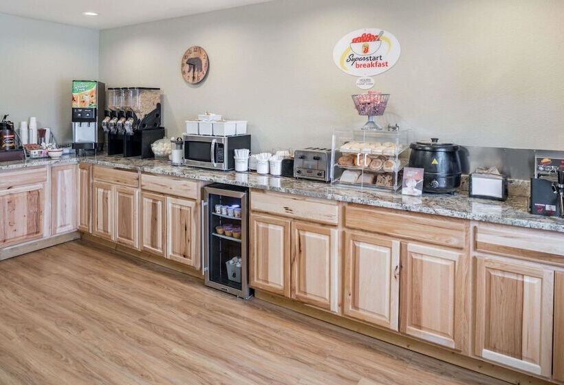 モーテル Super 8 By Wyndham Kalispell Glacier National Park