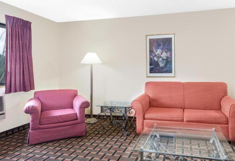 モーテル Super 8 By Wyndham Kent/akron Area