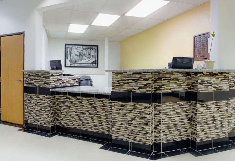 فندق على الطريق Super 8 By Wyndham Klamath Falls