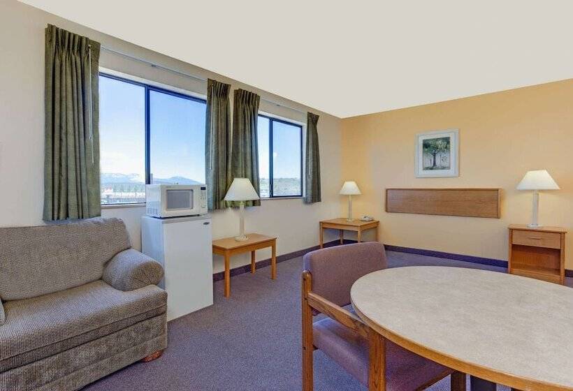 فندق على الطريق Super 8 By Wyndham Klamath Falls