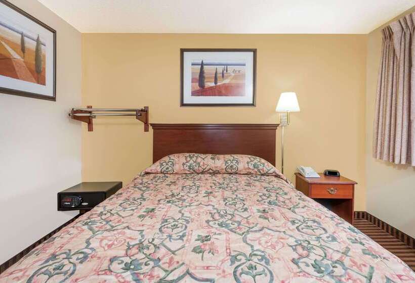 فندق على الطريق Super 8 By Wyndham La Vale/cumberland Area