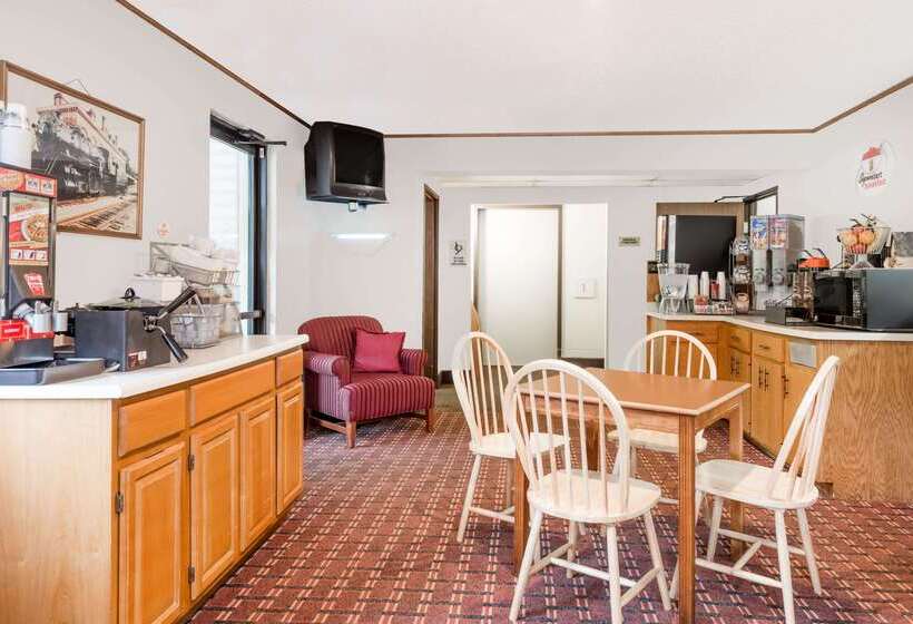 فندق على الطريق Super 8 By Wyndham La Vale/cumberland Area