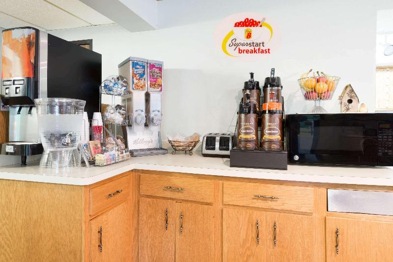 فندق على الطريق Super 8 By Wyndham La Vale/cumberland Area