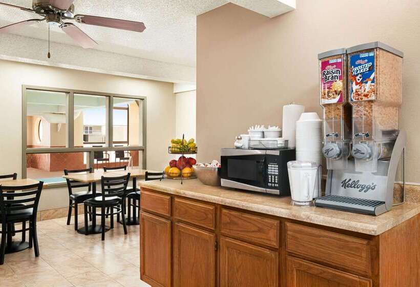 فندق على الطريق Super 8 By Wyndham Liberal Ks