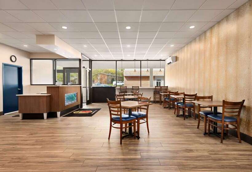 Мотель Super 8 By Wyndham Liverpool/syracuse North Airport