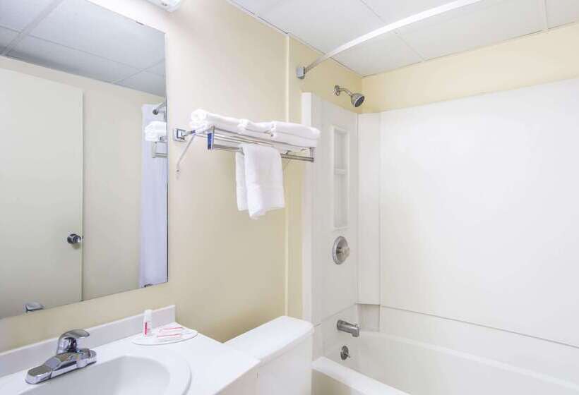 Мотель Super 8 By Wyndham Liverpool/syracuse North Airport