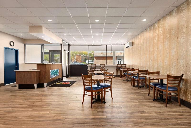 Мотель Super 8 By Wyndham Liverpool/syracuse North Airport