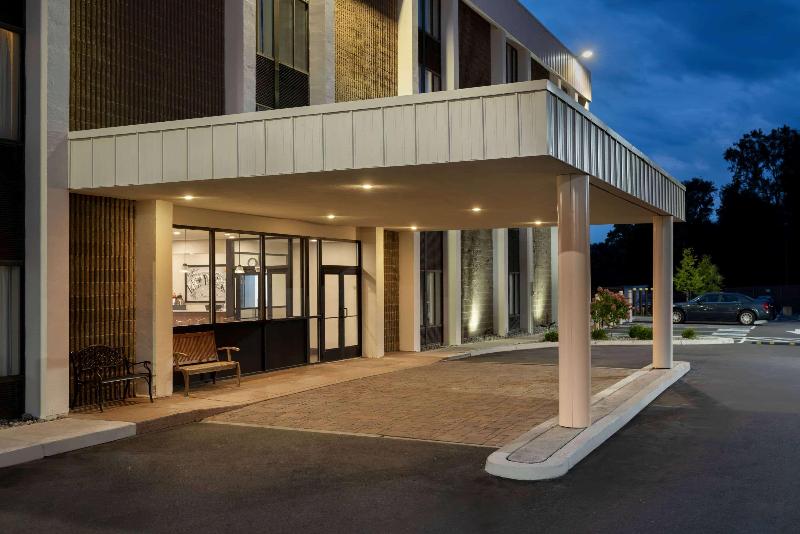 Мотель Super 8 By Wyndham Liverpool/syracuse North Airport