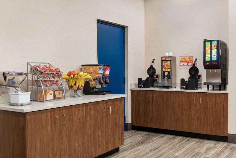 Мотель Super 8 By Wyndham Liverpool/syracuse North Airport