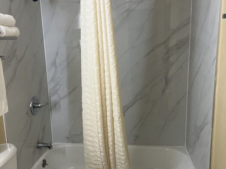 فندق على الطريق Super 8 By Wyndham Marion