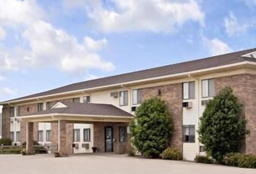 فندق على الطريق Super 8 By Wyndham Milbank Sd