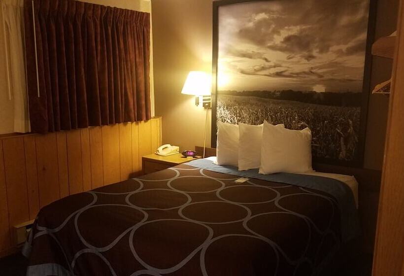 فندق على الطريق Super 8 By Wyndham Milbank Sd