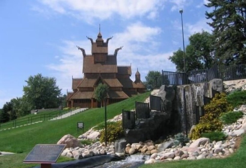 מוטל Super 8 By Wyndham Minot Airport