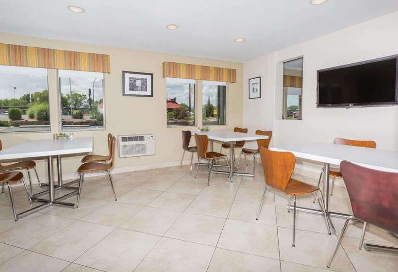 فندق على الطريق Super 8 By Wyndham Montrose