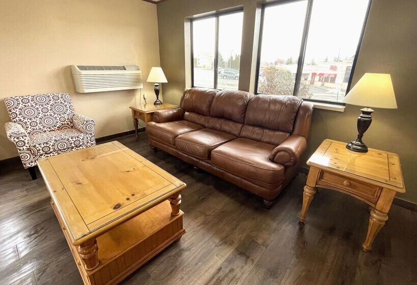 فندق على الطريق Fairbridge Inn & Suites Moscow   Pullman