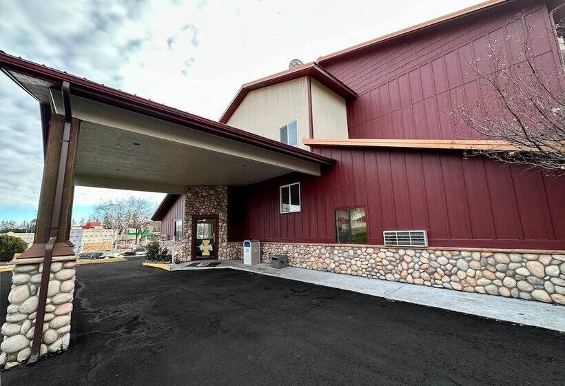 فندق على الطريق Fairbridge Inn & Suites Moscow   Pullman