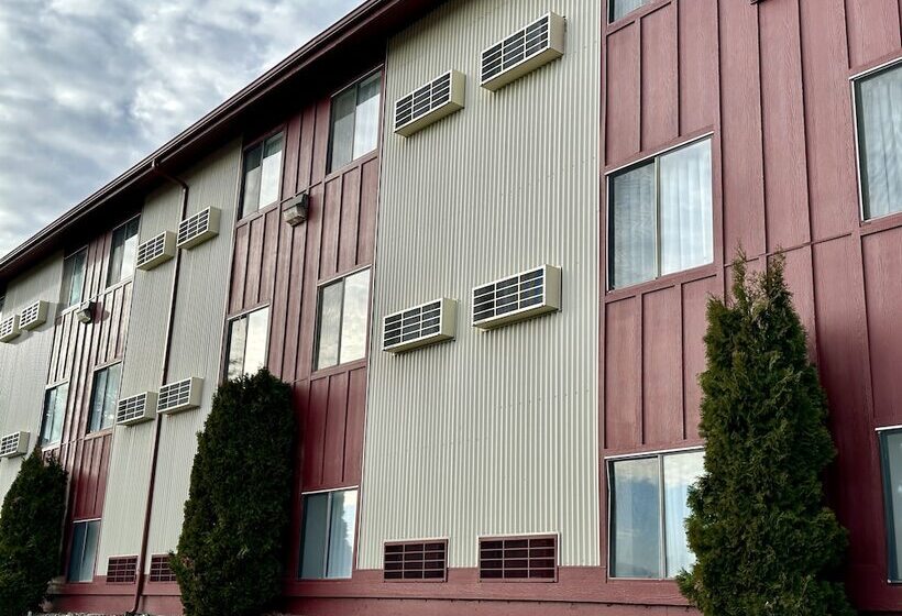 فندق على الطريق Fairbridge Inn & Suites Moscow   Pullman