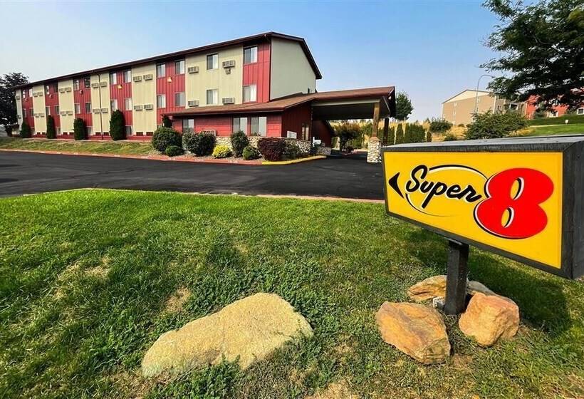 فندق على الطريق Fairbridge Inn & Suites Moscow   Pullman