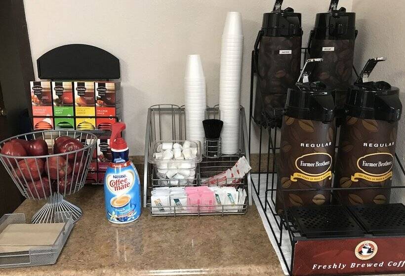 فندق على الطريق Fairbridge Inn & Suites Moscow   Pullman