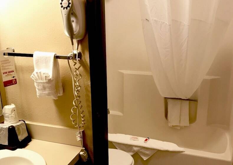 فندق على الطريق Fairbridge Inn & Suites Moscow   Pullman