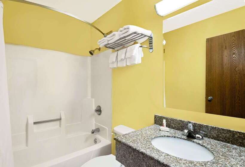 فندق على الطريق Super 8 By Wyndham Muncie/ball St. College Area