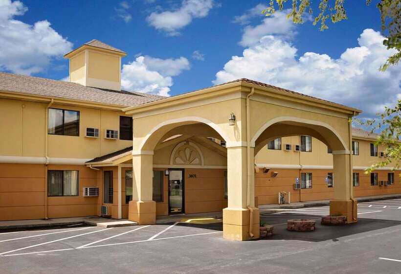 מוטל Super 8 By Wyndham Muncie/ball St. College Area