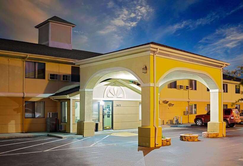 فندق على الطريق Super 8 By Wyndham Muncie/ball St. College Area