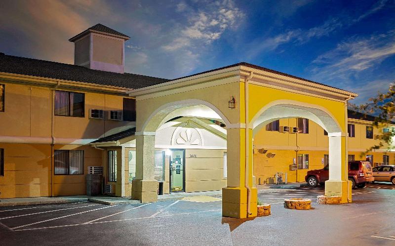 فندق على الطريق Super 8 By Wyndham Muncie/ball St. College Area