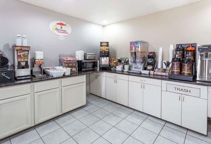 מוטל Super 8 By Wyndham Mundelein/libertyville Area