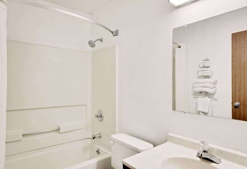 汽车旅馆  Super 8 By Wyndham Newburgh/west Point Stewart Intl Airport