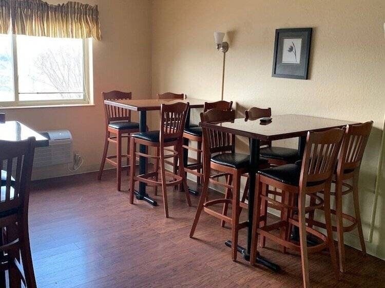 汽车旅馆  Super 8 By Wyndham Newburgh/west Point Stewart Intl Airport