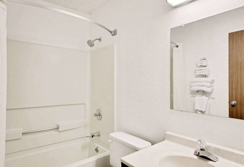 汽车旅馆  Super 8 By Wyndham Newburgh/west Point Stewart Intl Airport