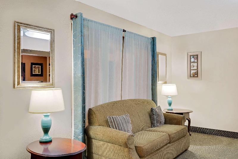 汽车旅馆  Super 8 By Wyndham Newburgh/west Point Stewart Intl Airport