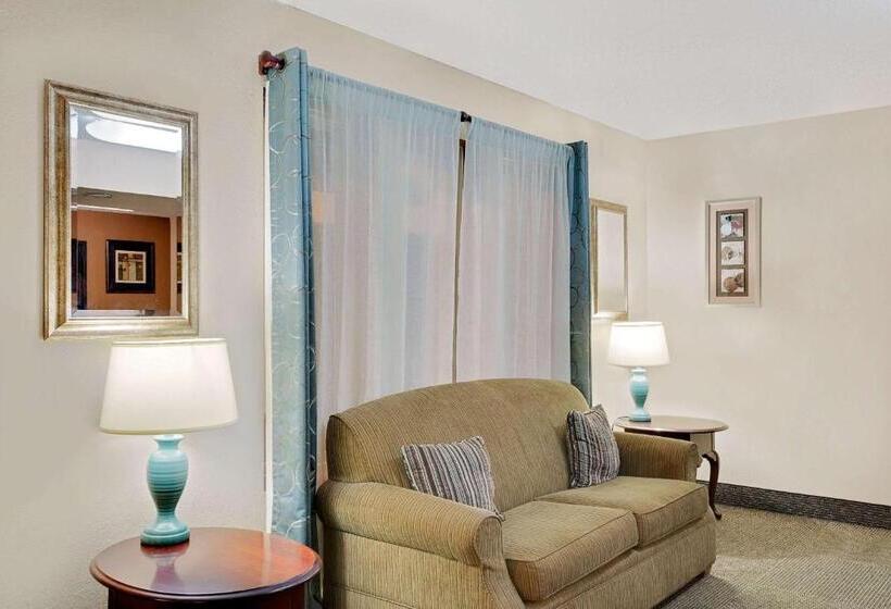 汽车旅馆  Super 8 By Wyndham Newburgh/west Point Stewart Intl Airport