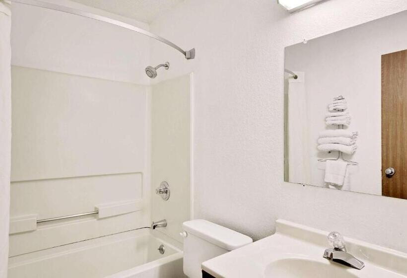 汽车旅馆  Super 8 By Wyndham Newburgh/west Point Stewart Intl Airport