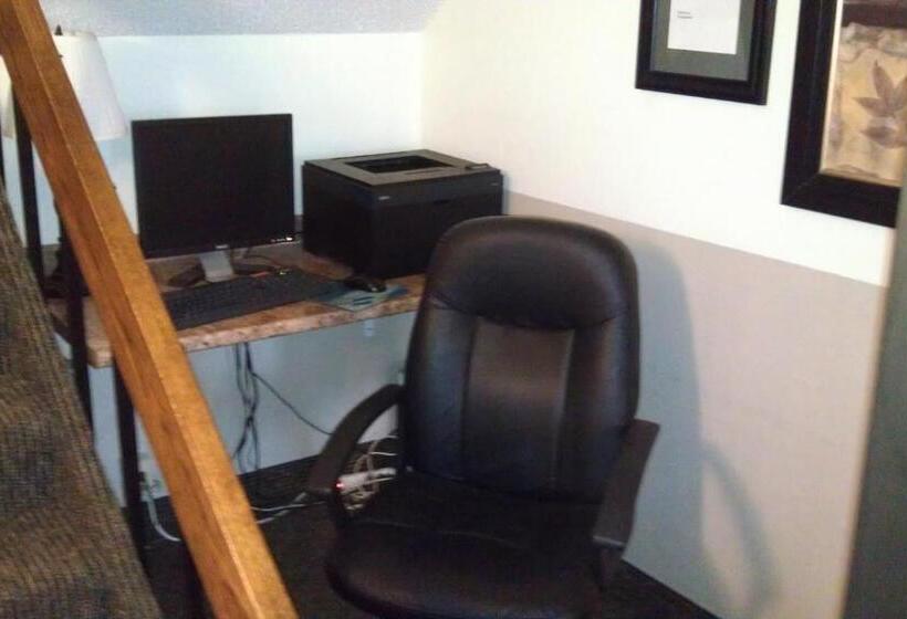 汽车旅馆  Super 8 By Wyndham Newburgh/west Point Stewart Intl Airport