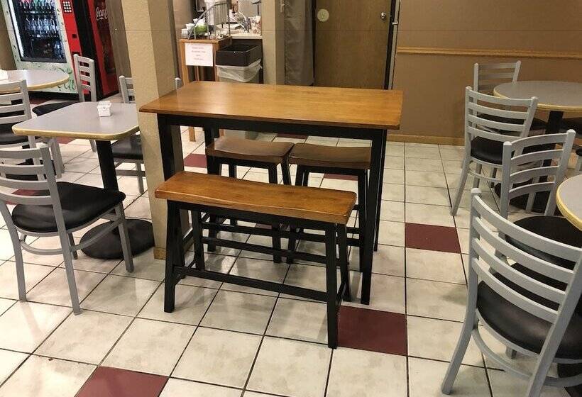 모텔 Super 8 By Wyndham North Platte