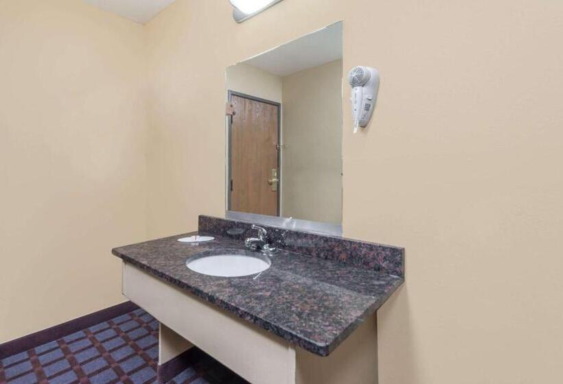 فندق على الطريق Super 8 By Wyndham Okawville