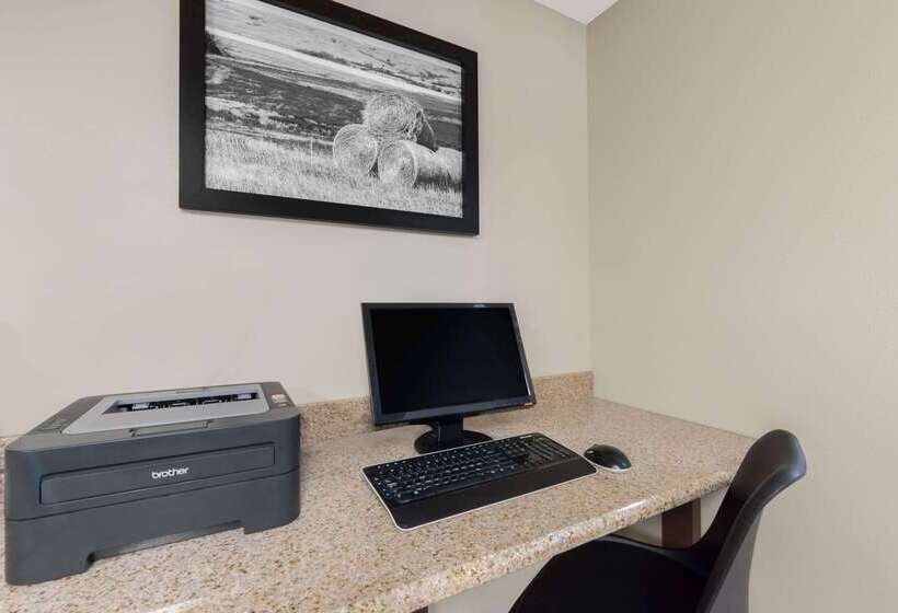 汽车旅馆 Super 8 By Wyndham Pierre Sd