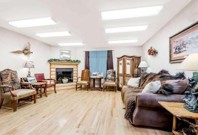 فندق على الطريق Super 8 By Wyndham Powell