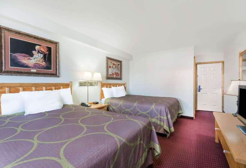 فندق على الطريق Super 8 By Wyndham Powell