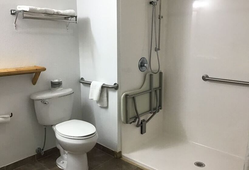 فندق على الطريق Super 8 By Wyndham Powell