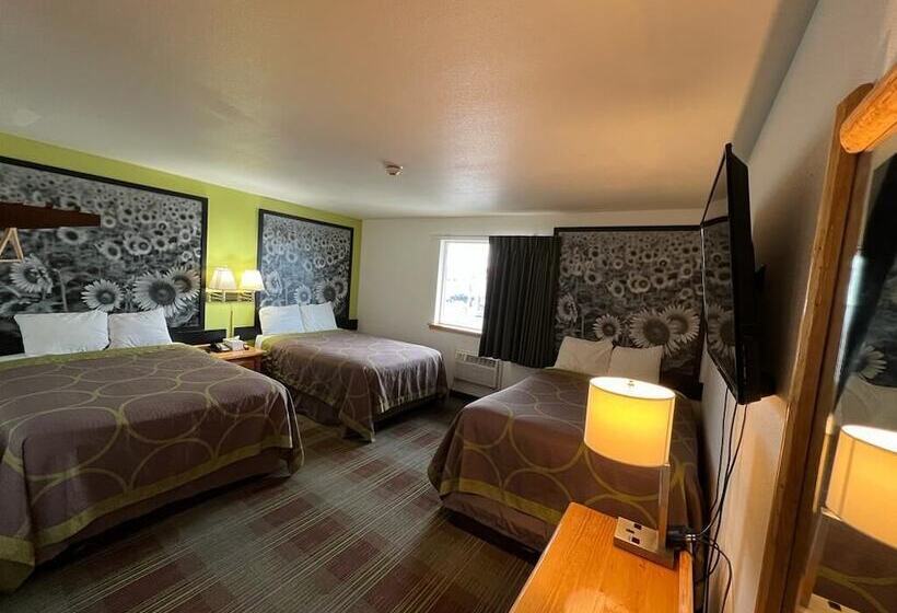 فندق على الطريق Super 8 By Wyndham Powell