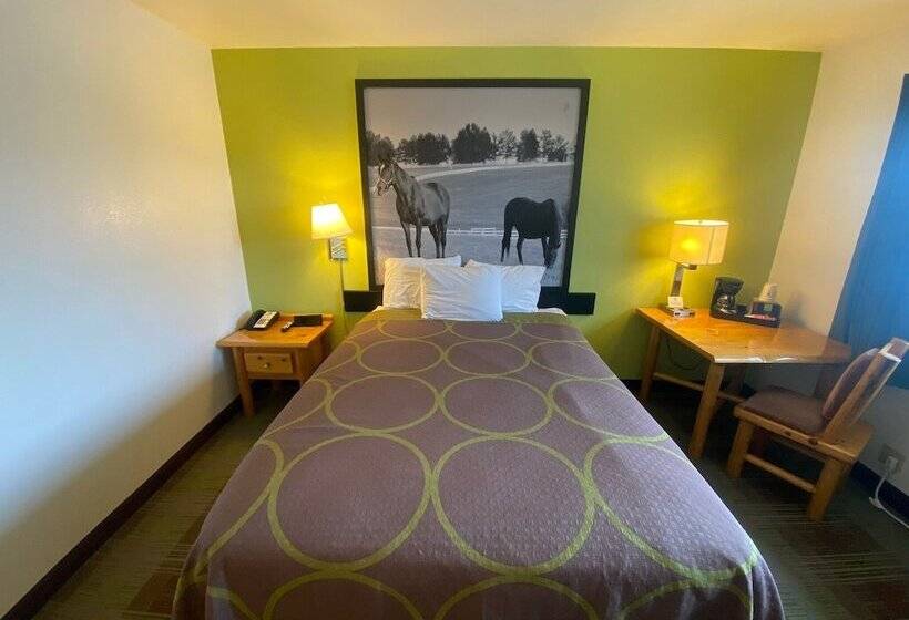 فندق على الطريق Super 8 By Wyndham Powell