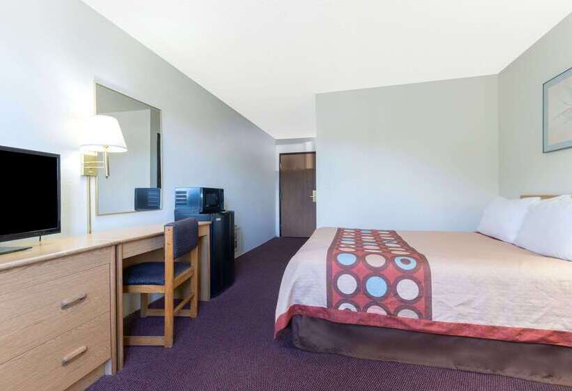 فندق على الطريق Super 8 By Wyndham Raton