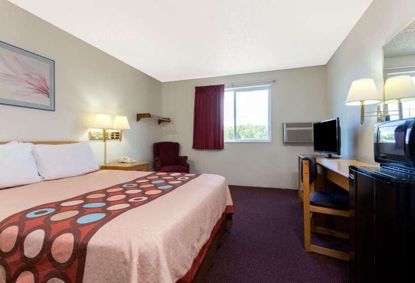 فندق على الطريق Super 8 By Wyndham Raton