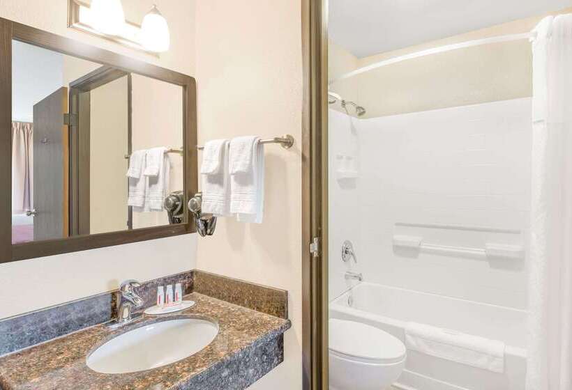 فندق على الطريق Super 8 By Wyndham Redding