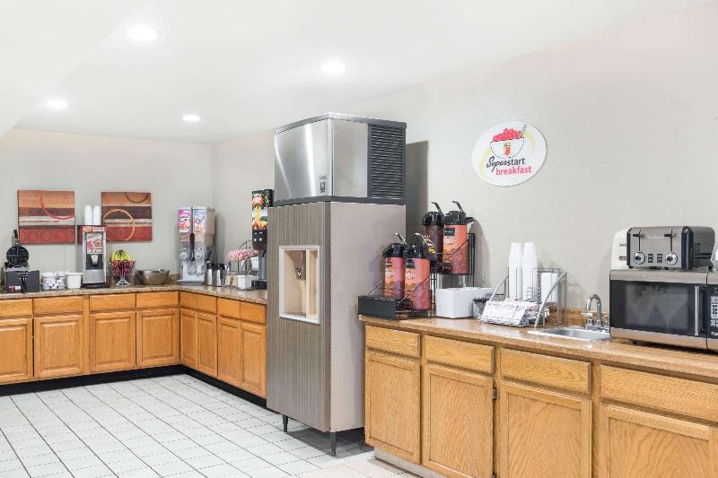 فندق على الطريق Super 8 By Wyndham Redding